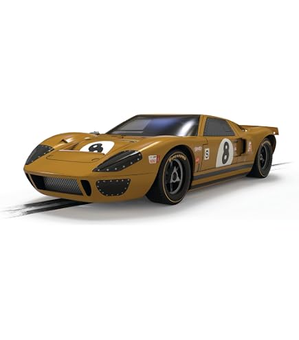 Amazon.com: Scalextric Aston Martin V8 Gulf #19 Rikki Cann Racing